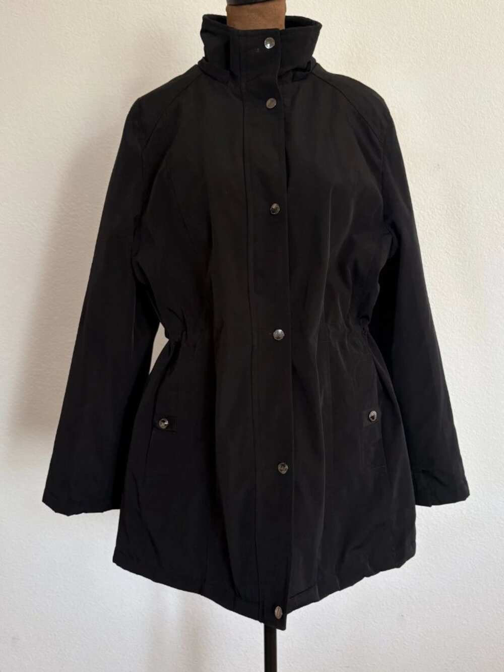 London Fog Women's Size L Black Collared Snap-Front Anorak Jacket